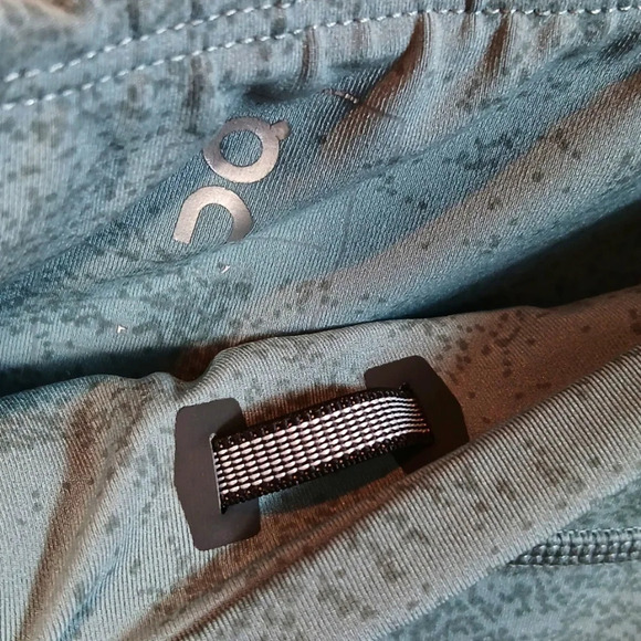 On Running Women's 7/8 Running Tights size XS or Small - Picture 7 of 14